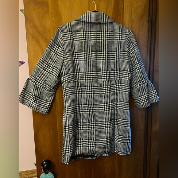 AGB black and white checked spring coat. Bell sleeves. Wool 16.5x33 inches. - Picture 7 of 7